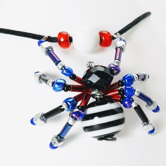 Halloween Spider Necklace, Spooky, Beaded Jewelry, Costume Accessory, Goth Style - Picture 5 of 7